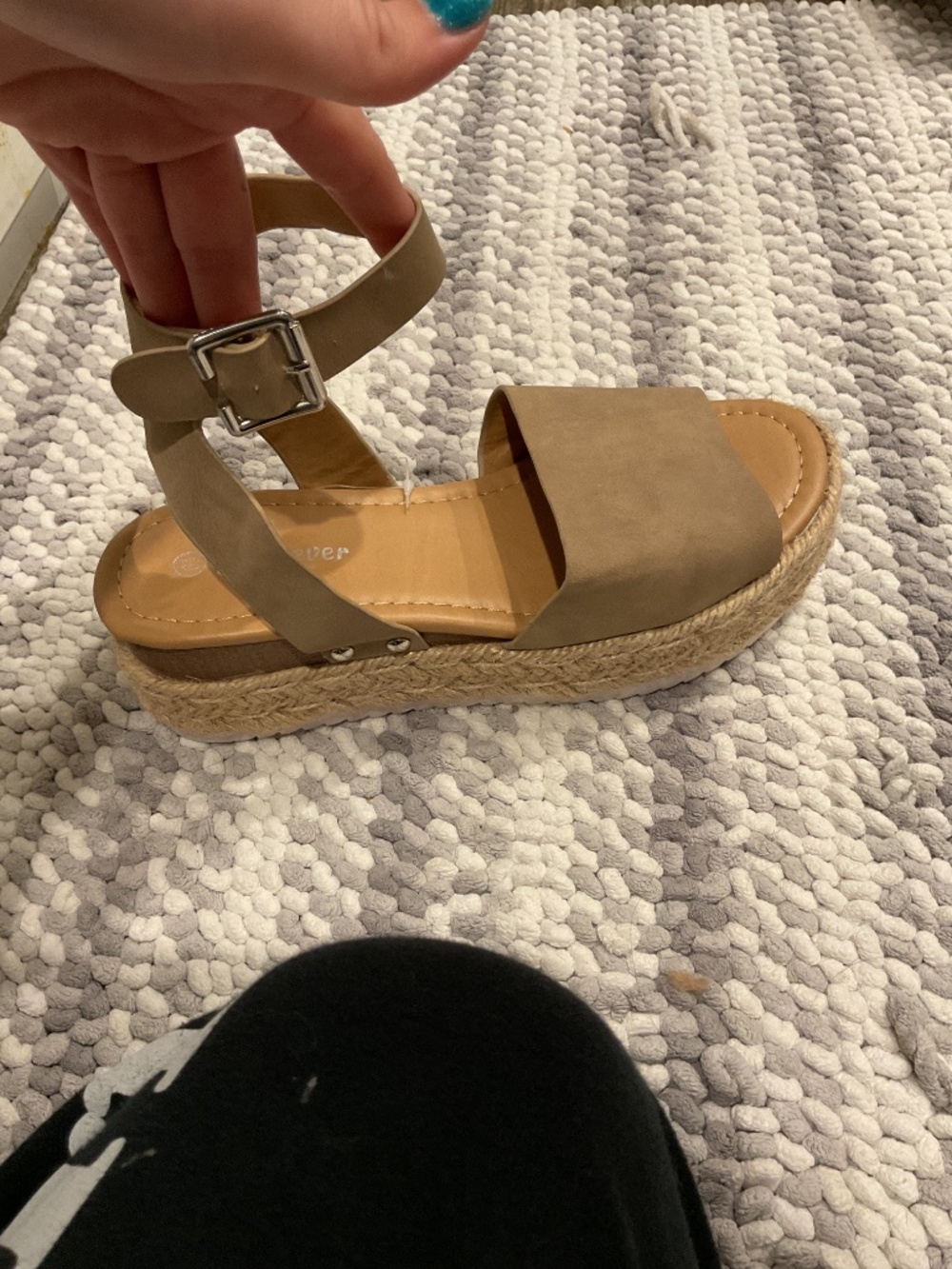 Raised sandals - Picture 2 of 3